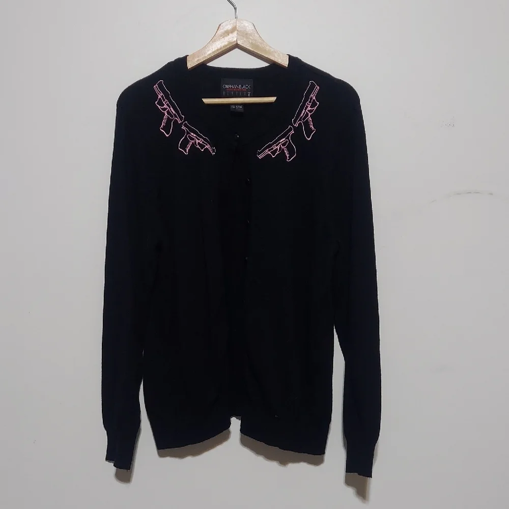 Orphan Black Alison Hendrix Pink Gun Embroidered Black Button Down Cardigan 2X - Picture 2 of 5